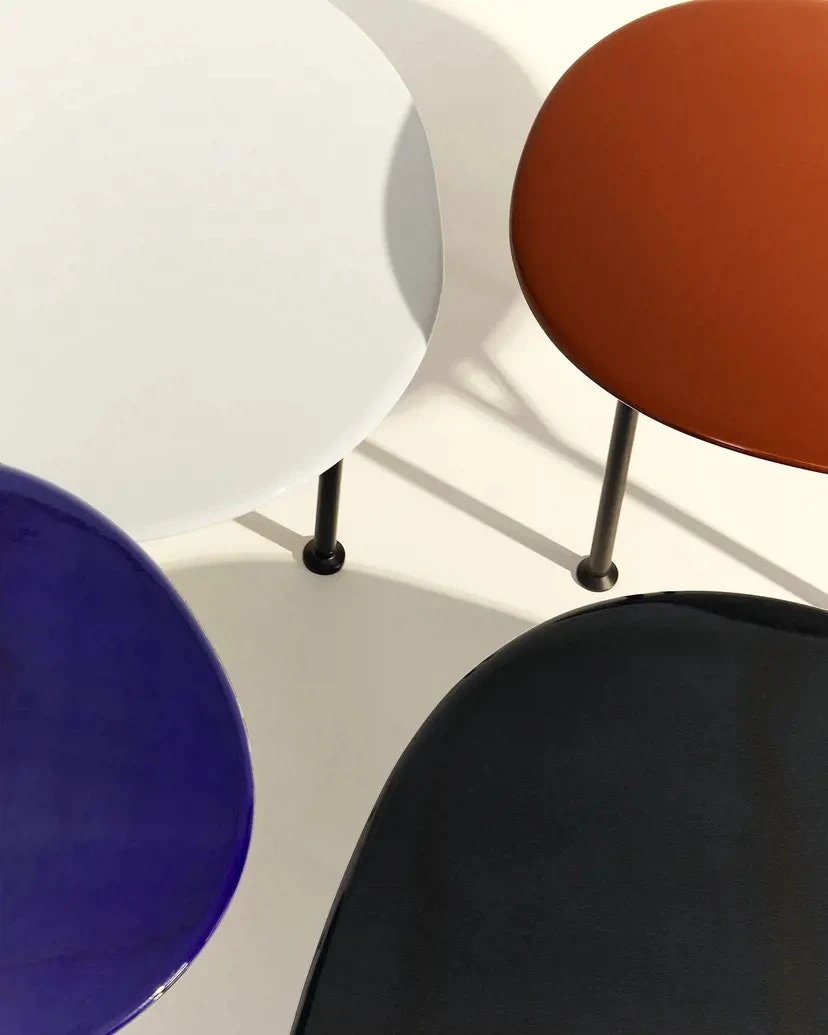 Gubi Carmel Salontafel 60x60 Cm, Rock Red 4 Gubi Carmel Salontafel 60x60 Cm, Rock Red - Afbeelding 2